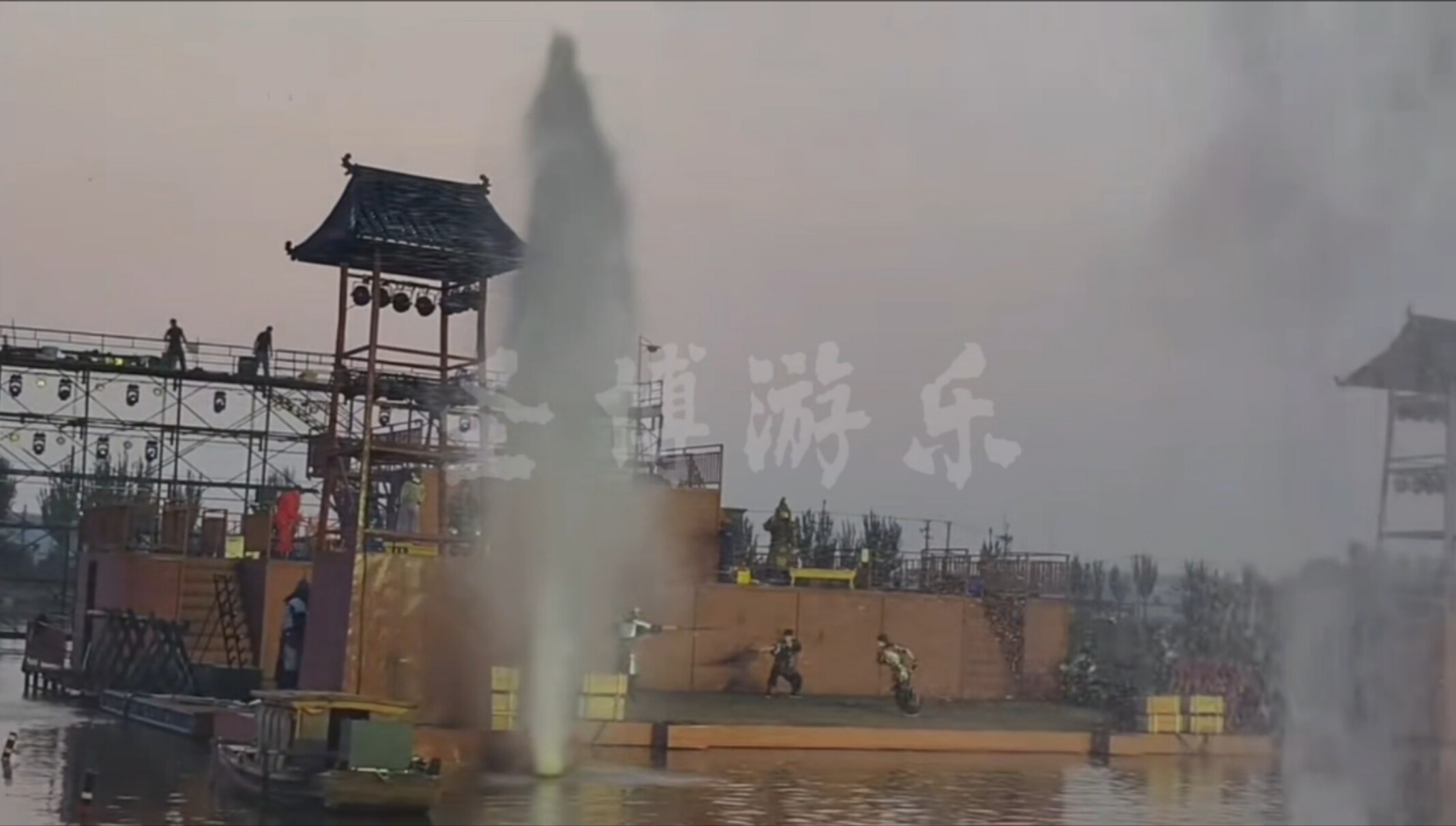 实景演出特效水炸点爆点装置特效火爆炸点研学红色旅游国防教育图片