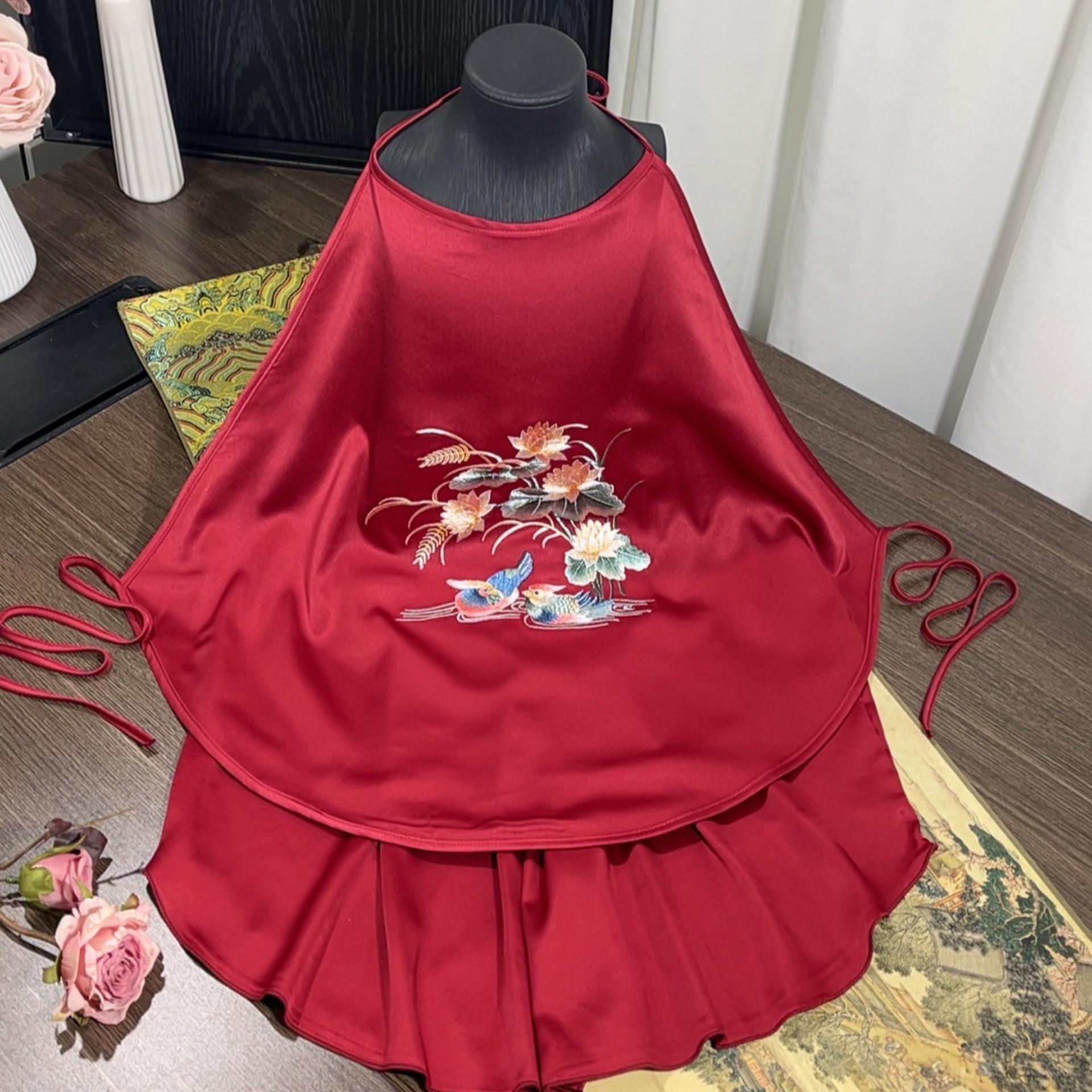重工刺绣肚兜红色鸳鸯苏绣肚兜中内衣古风女士家居服睡衣套装薄款