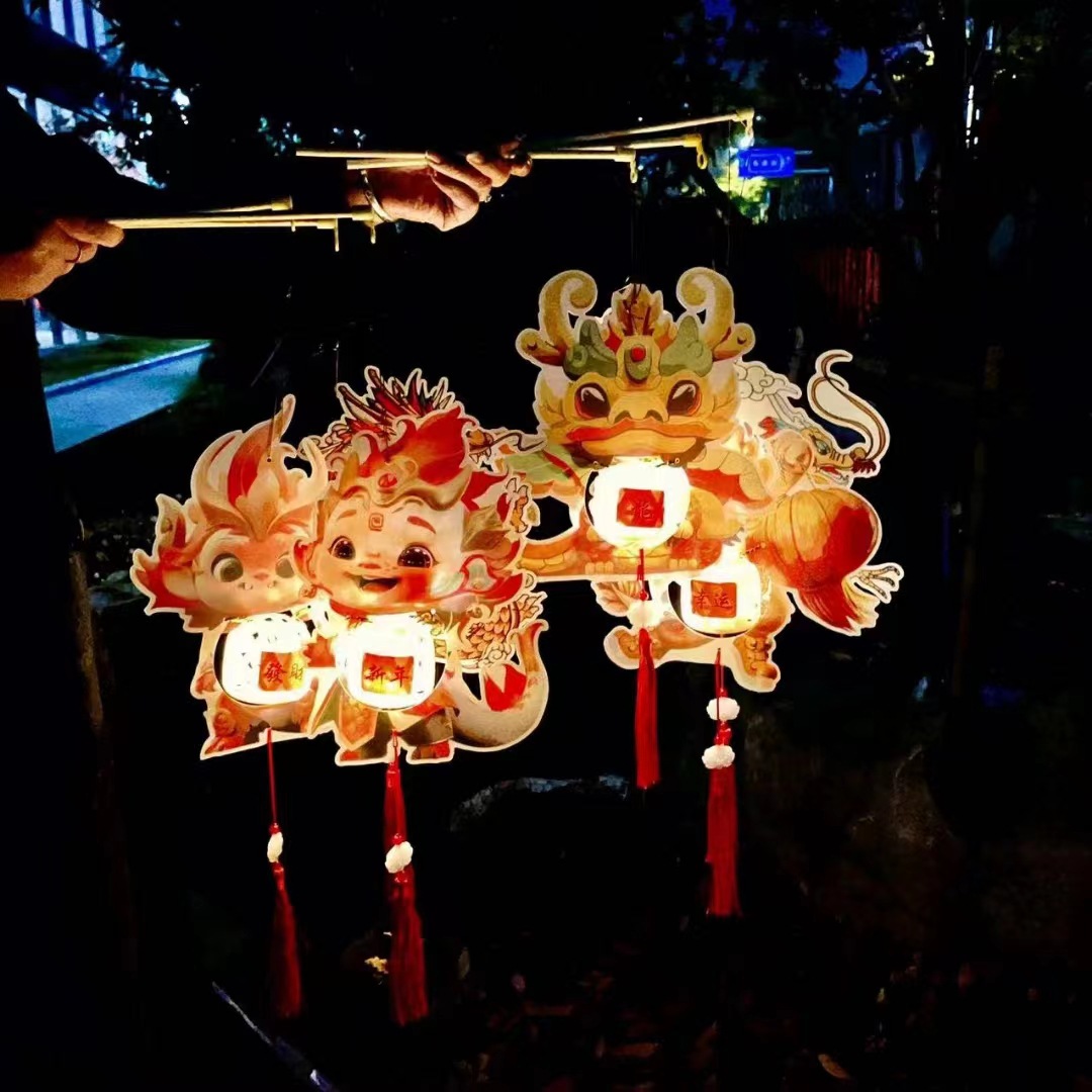 China-Chic Handmade Lantern for the Spring Festival Handhel
