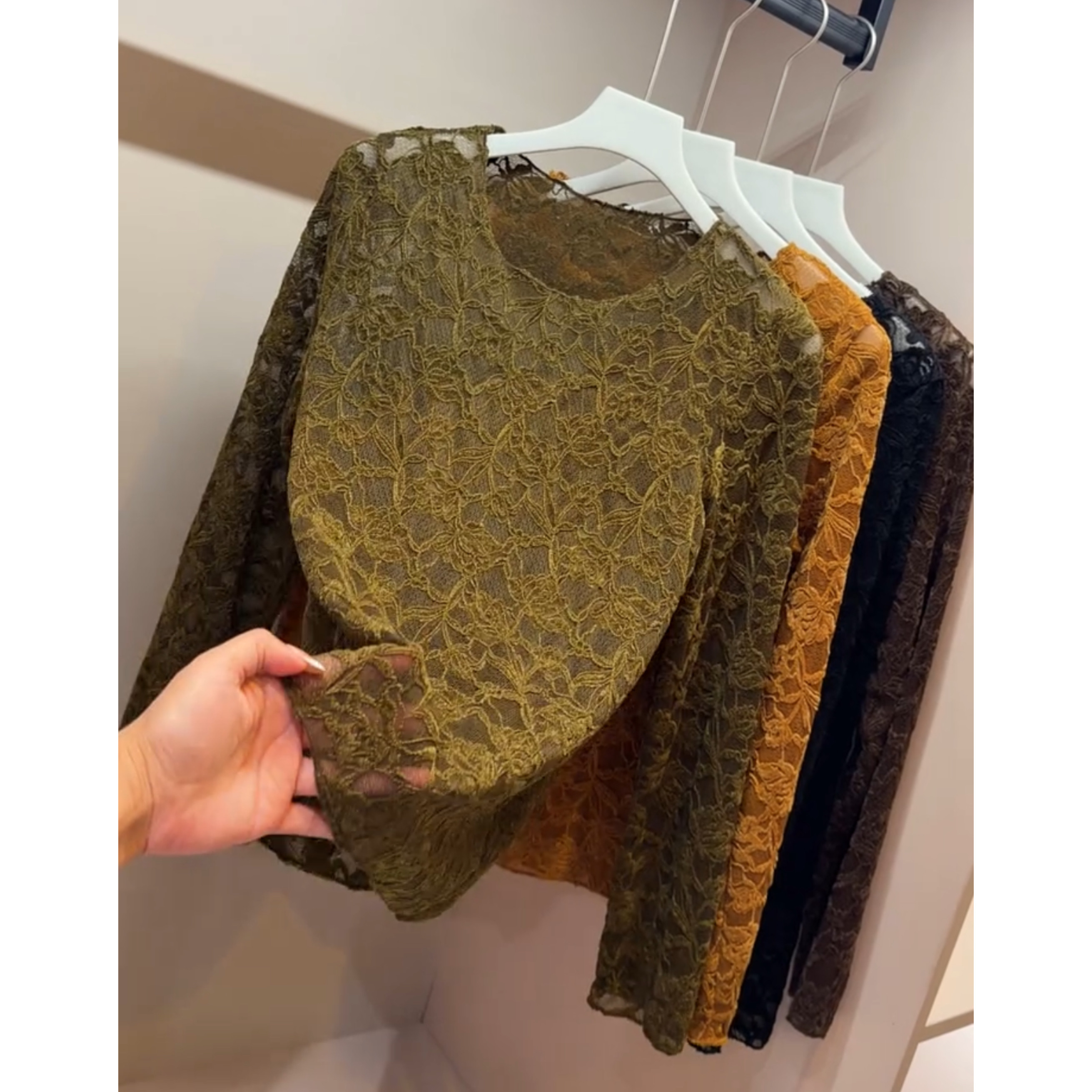 植绒蕾丝提花长袖打底衫圆领上衣