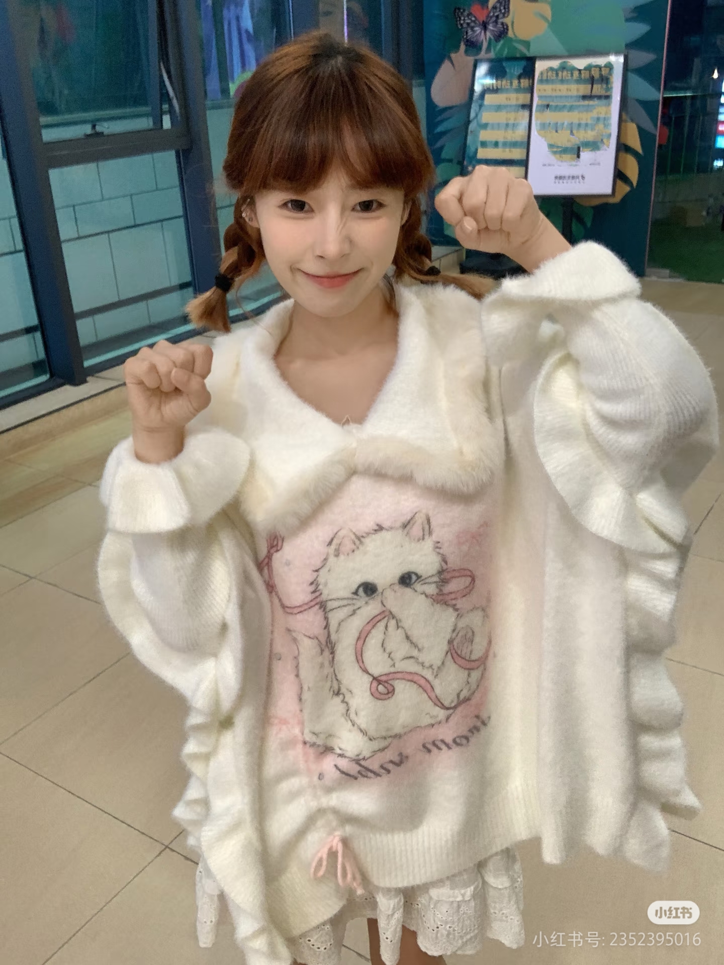 甜美风可爱猫咪白色套头毛衣斗篷