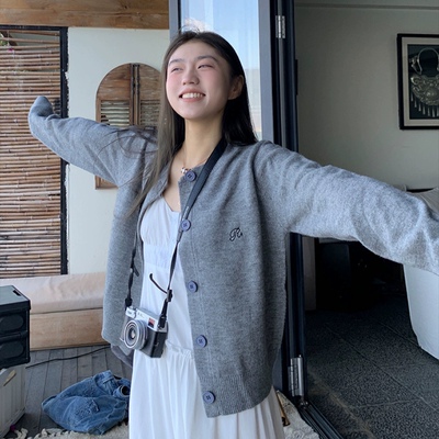 2025新款韩系灰色针织开衫女