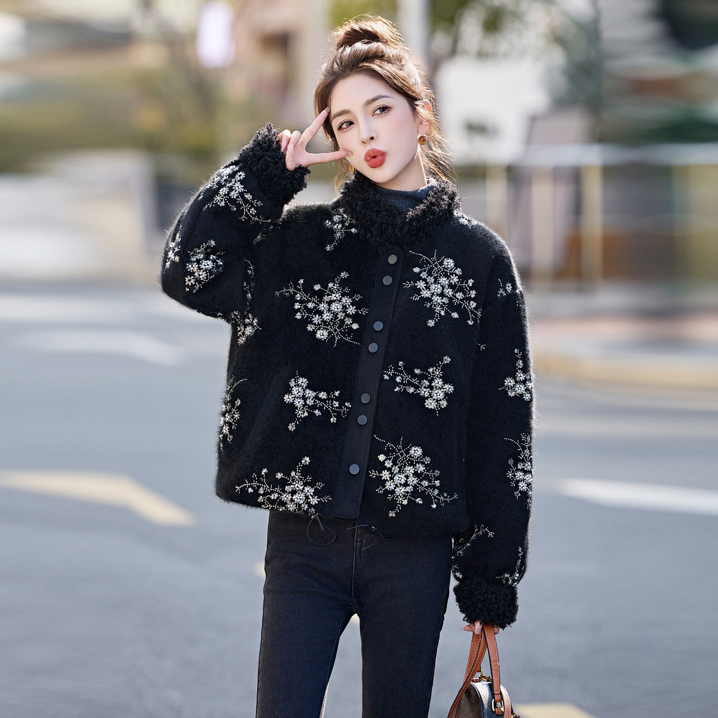 轻奢风重工刺绣亮片短外套女2025年冬季加厚保暖显瘦气质兔毛棉衣,女装/女士精品,短外套,淘宝优惠券,粉丝福利购,淘宝优惠卷