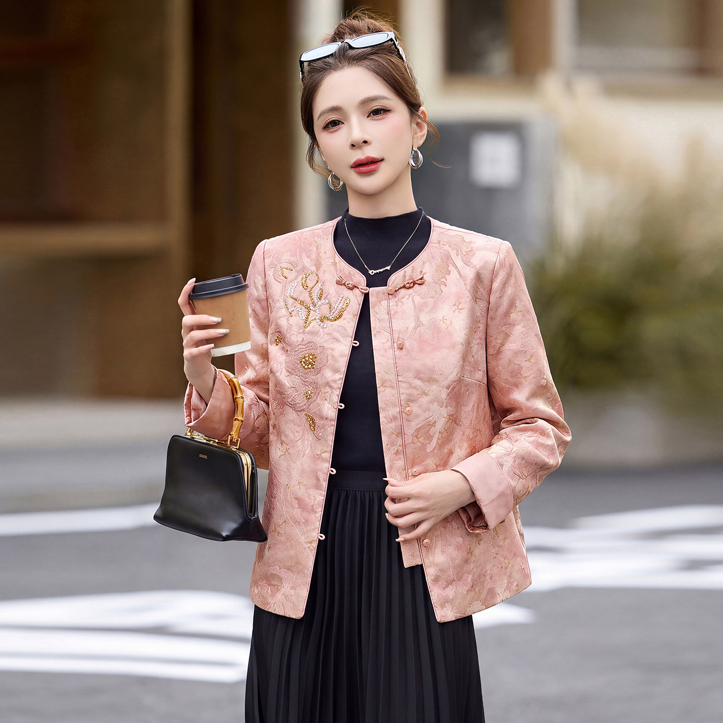 新中式刺绣棉服女短款2026秋冬
