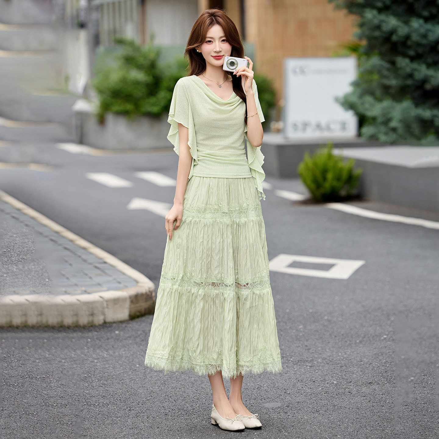 法式温柔风蕾丝拼接半身裙套装女2026夏季新款收腰短袖上衣两件套