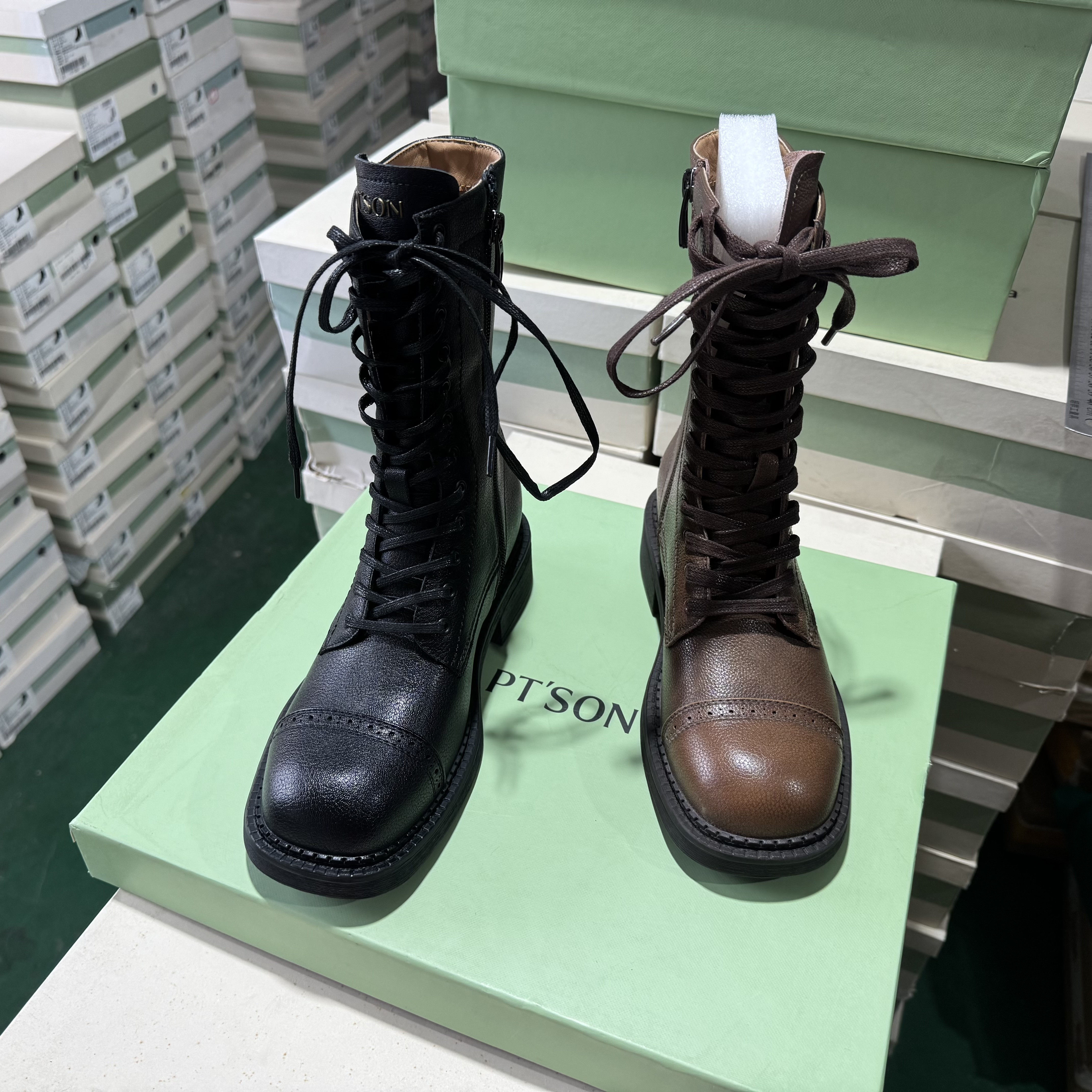 撤柜正品福利款复古机车靴粗跟系带马丁靴秋冬新款厚底百搭中筒靴