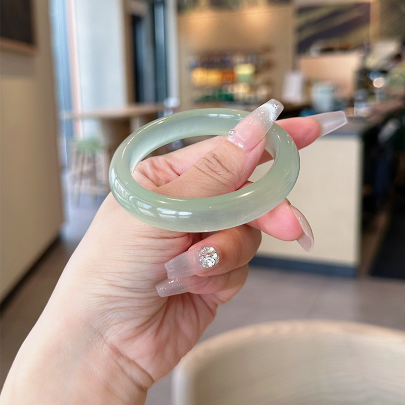 绿色礼物送女友真玉镯子冰种