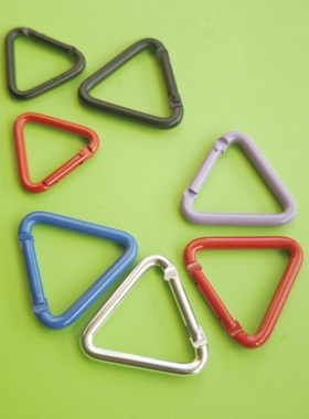 等边三角形扣铝合金登山扣黑色扣银色钥匙扣挂钩户外战术挂扣包包
