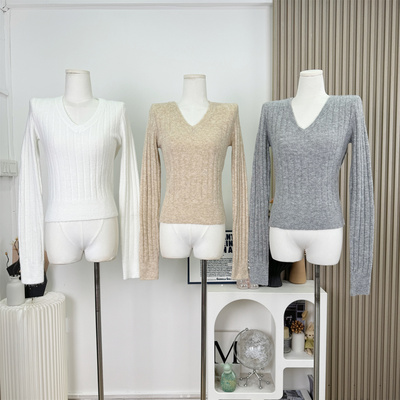 SUNONEONE燕麦栗 绵羊毛v领坑条针织打底上衣秋冬