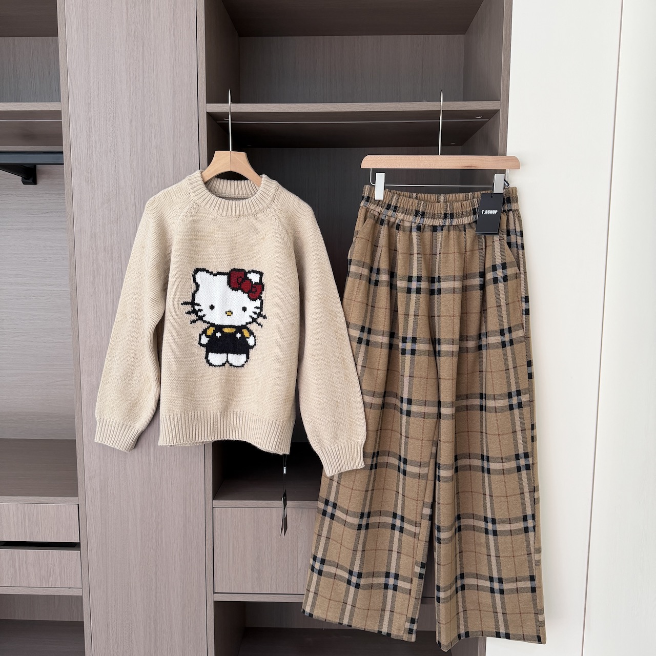 LUU桃喜儿圆领kt猫提花长袖套头毛衣女秋冬设计感宽松针织上衣