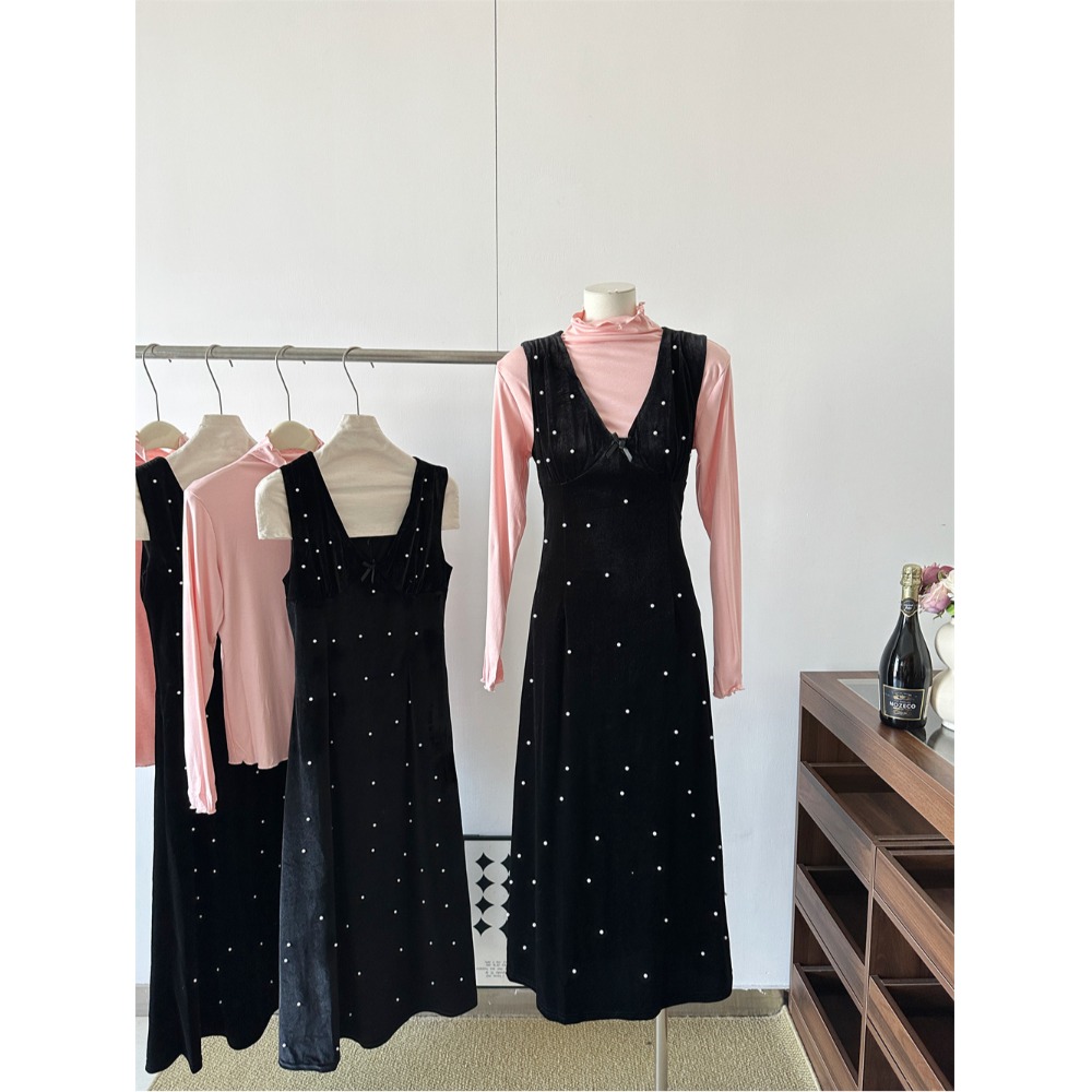 珍珠璀璨韩版V领丝绒连衣裙女中长款温柔秋冬修身长裙