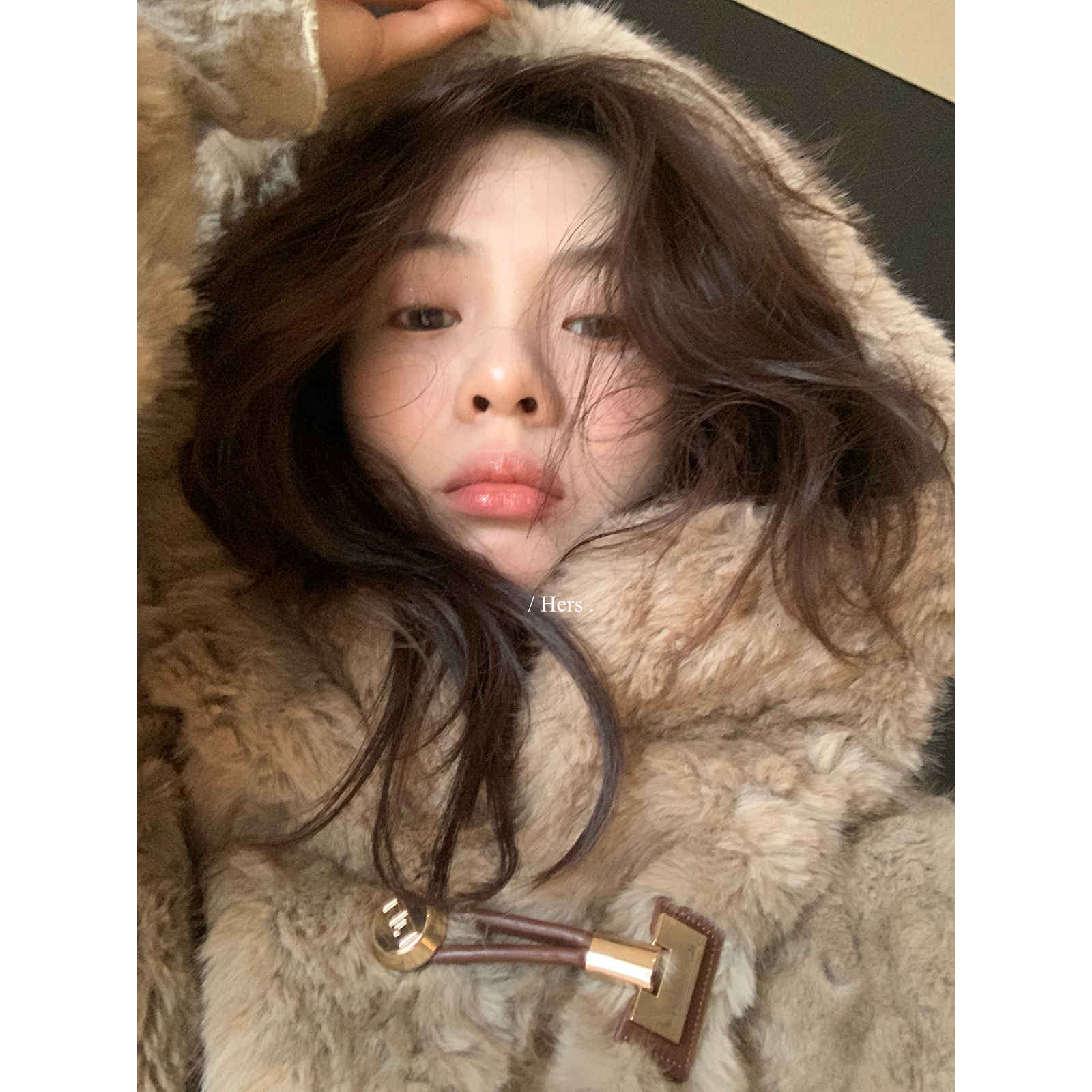 Hers十三行冬上新韩系简约复古日常连帽保暖皮毛一体外套女92697