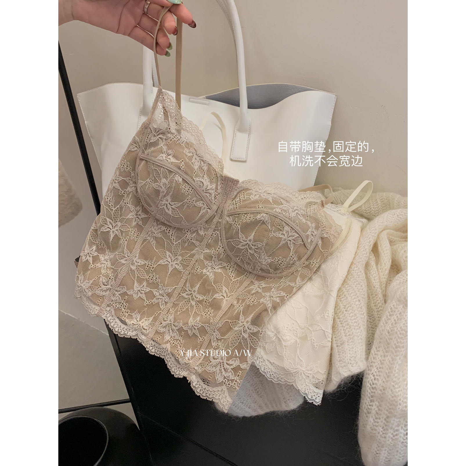YJIA十三行秋冬蕾丝花边加绒保暖蕾丝鱼骨带胸垫吊带背心女1062-5图片