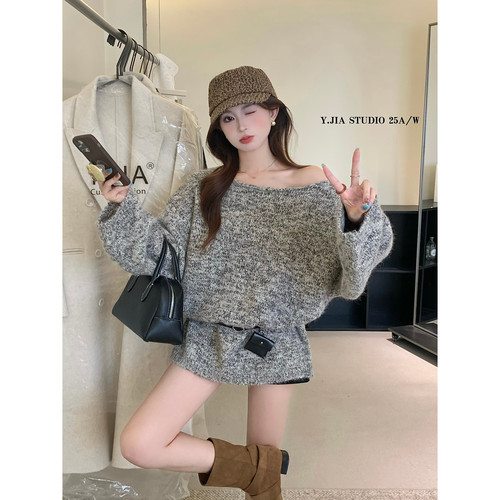 斜肩两穿宽松保暖毛衣女配腰带