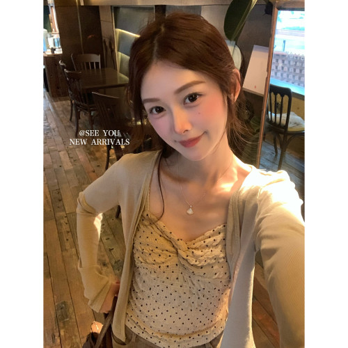 SEE YOU秋季波点面料扭结吊带+软糯短款针织开衫套装女两件套F502