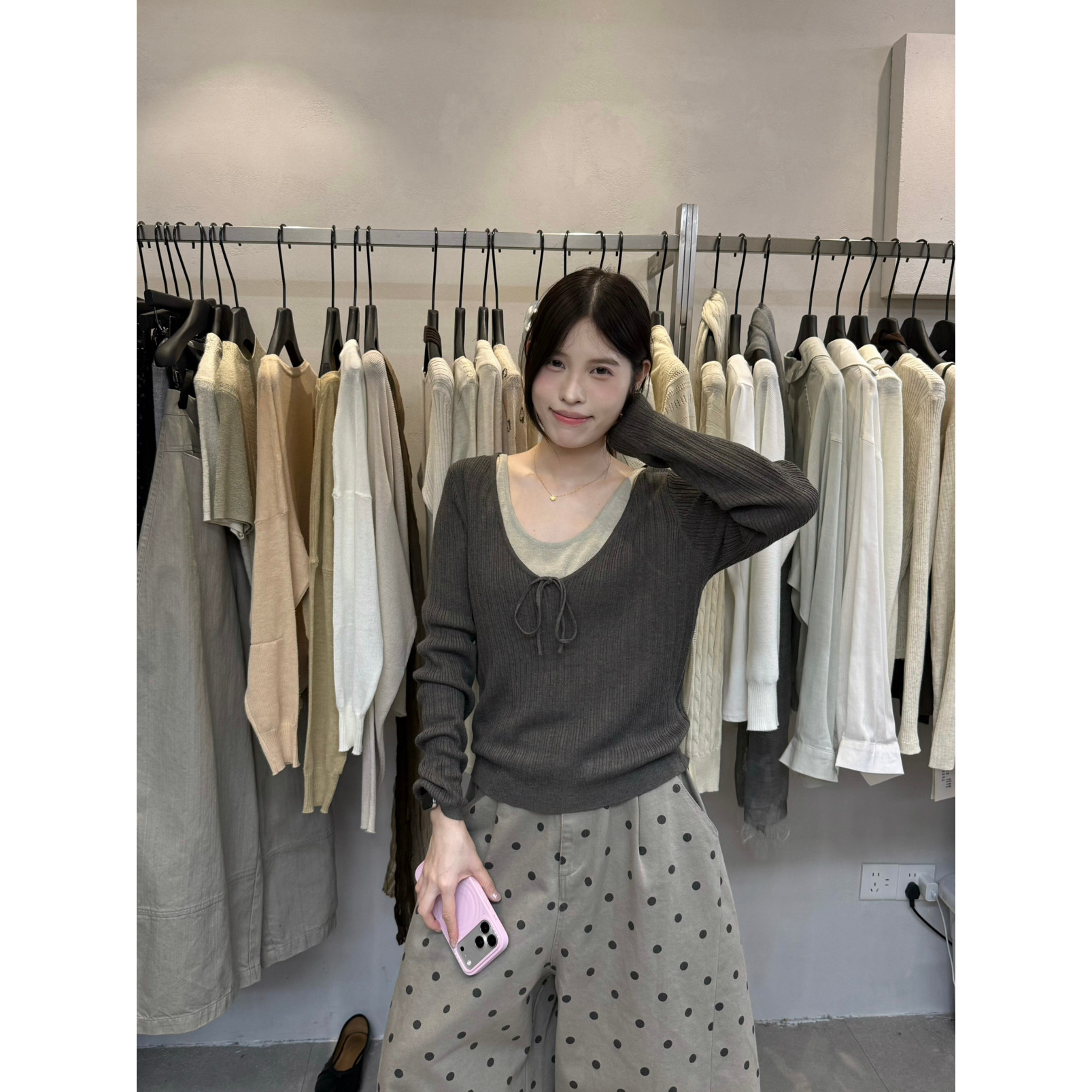 VI+唯一家十三行秋季设计感假两件韩系百搭显瘦拼接针织衫女99300