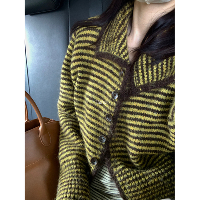 Hers十三行2025秋冬韩标复古小众调调单排扣条纹保暖毛衣女92380