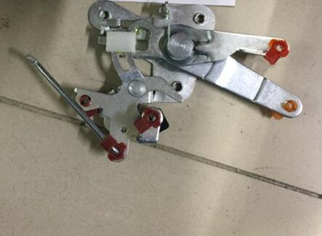 金杯海狮 福田 中顺 金城 丰田 金龙海狮 后门锁远控 尾门锁机构图片