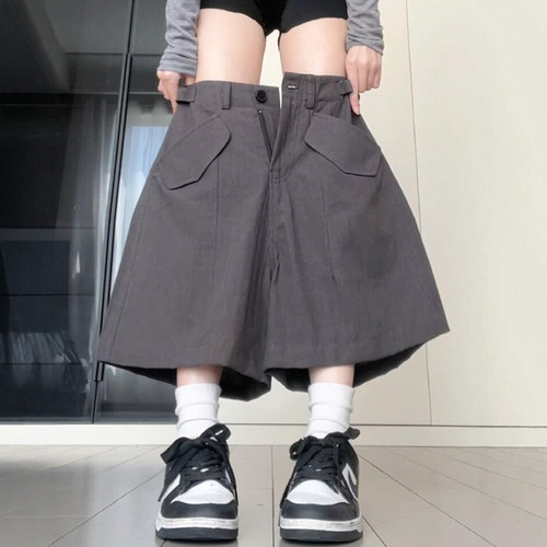 小个子闭眼冲！灰色短裤显高百搭