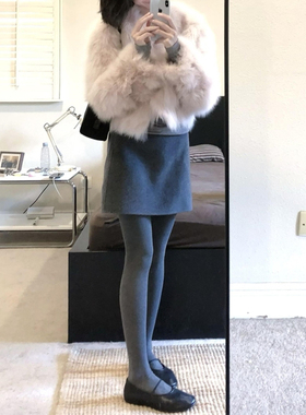 灰色毛呢短裙女2025新款冬配靴子大码miu系包臀梨形伯克利半身裙