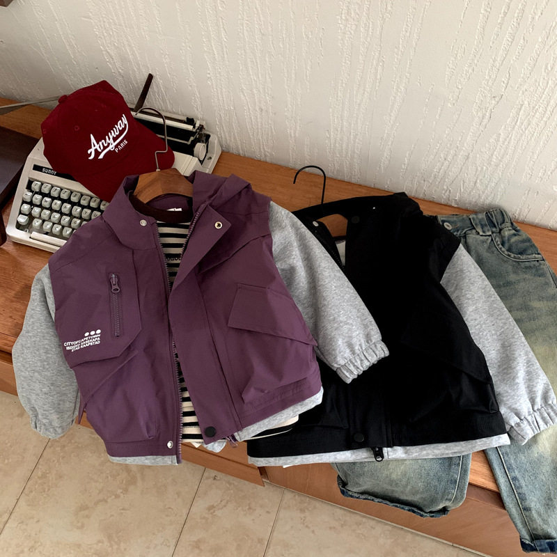 2025年秋新款童装儿童字母口袋冲锋衣潮男女童帅气连帽外套假两件