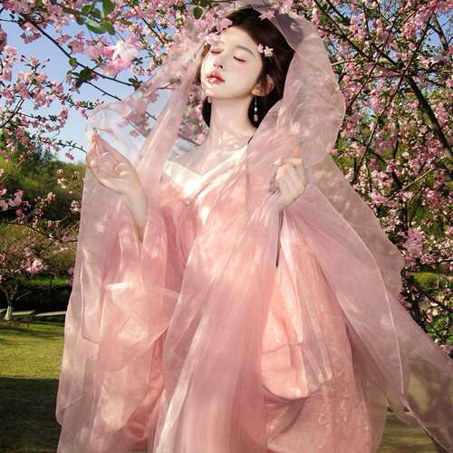汉服女战国袍复原粉色影楼写真