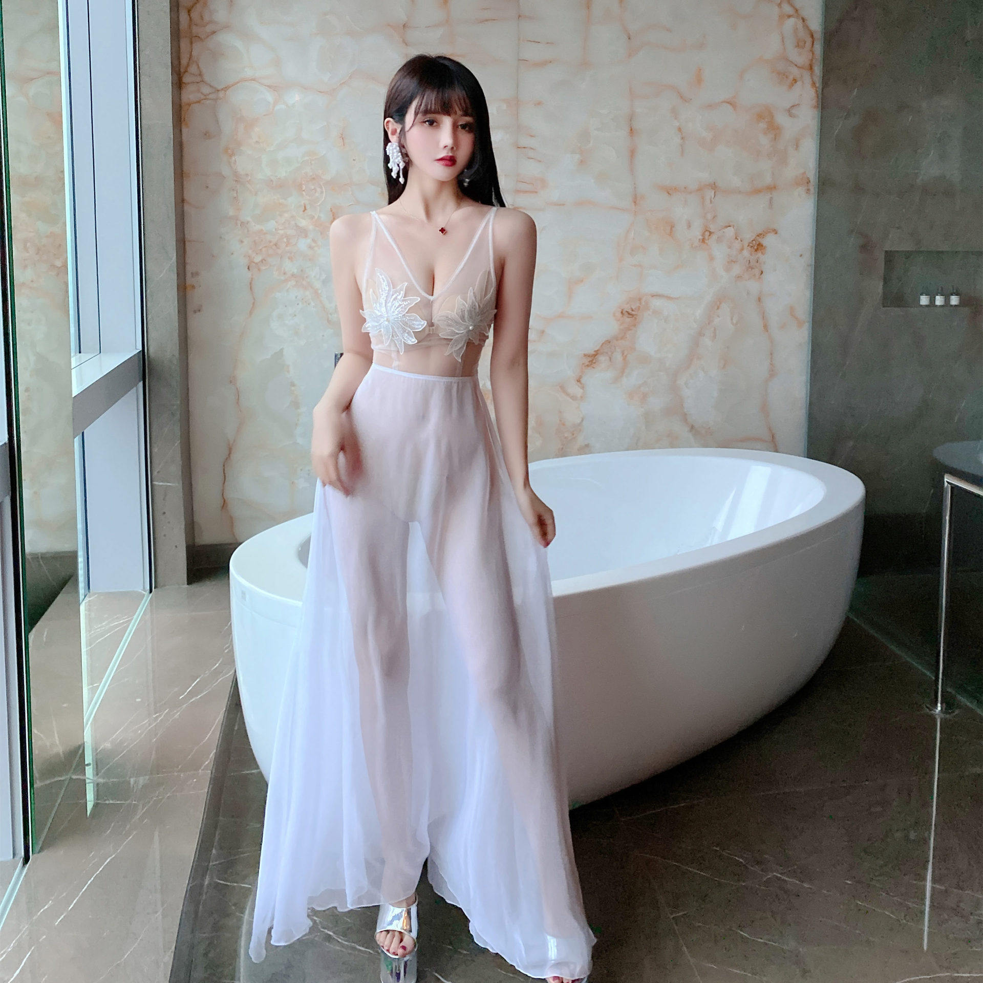夜场女装性感连衣裙新款雪纺仙气透视晚礼服手工缝花技师工作服