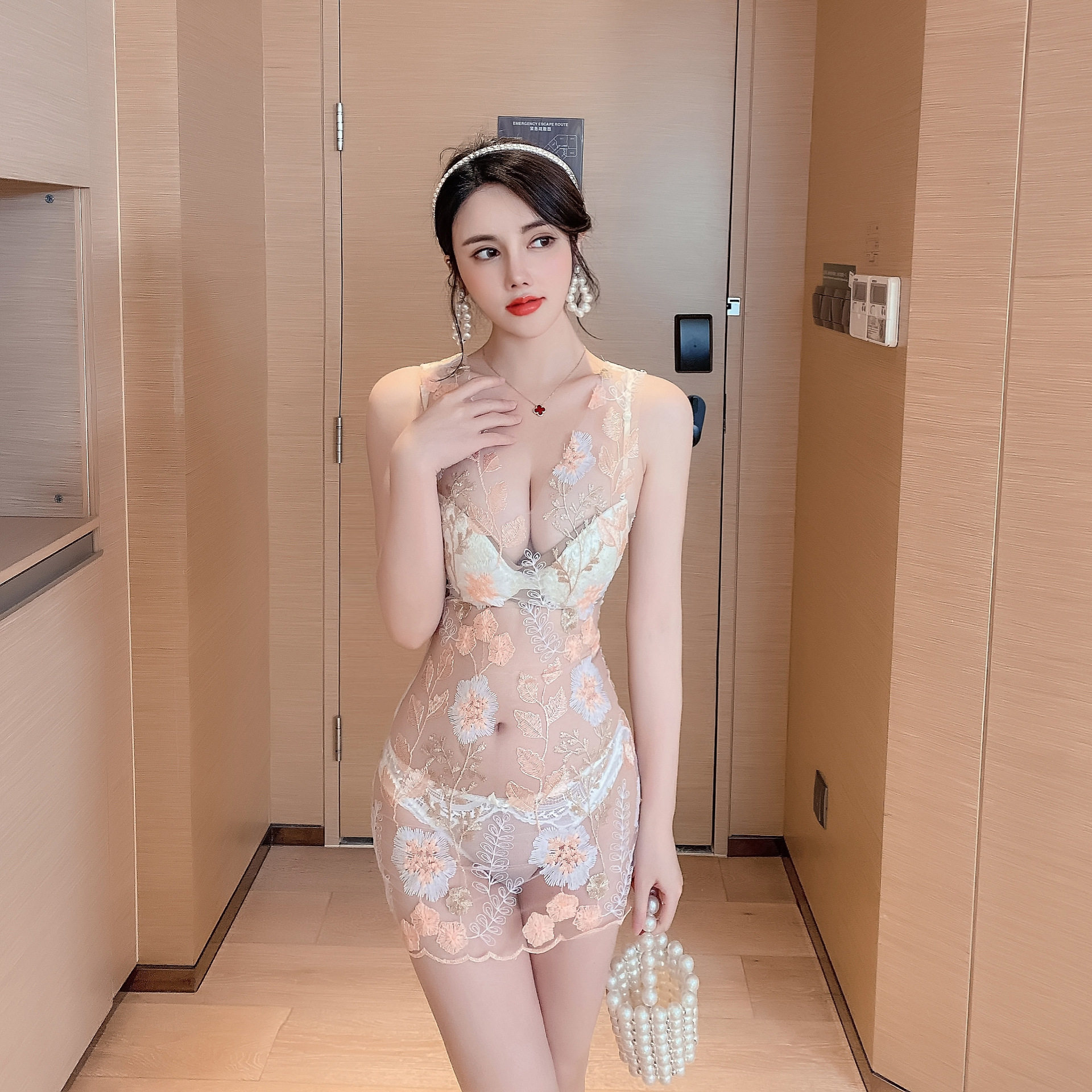 桑拿连衣裙2021新款低胸气质刺绣网纱透视包臀短裙浴场夜场工作服