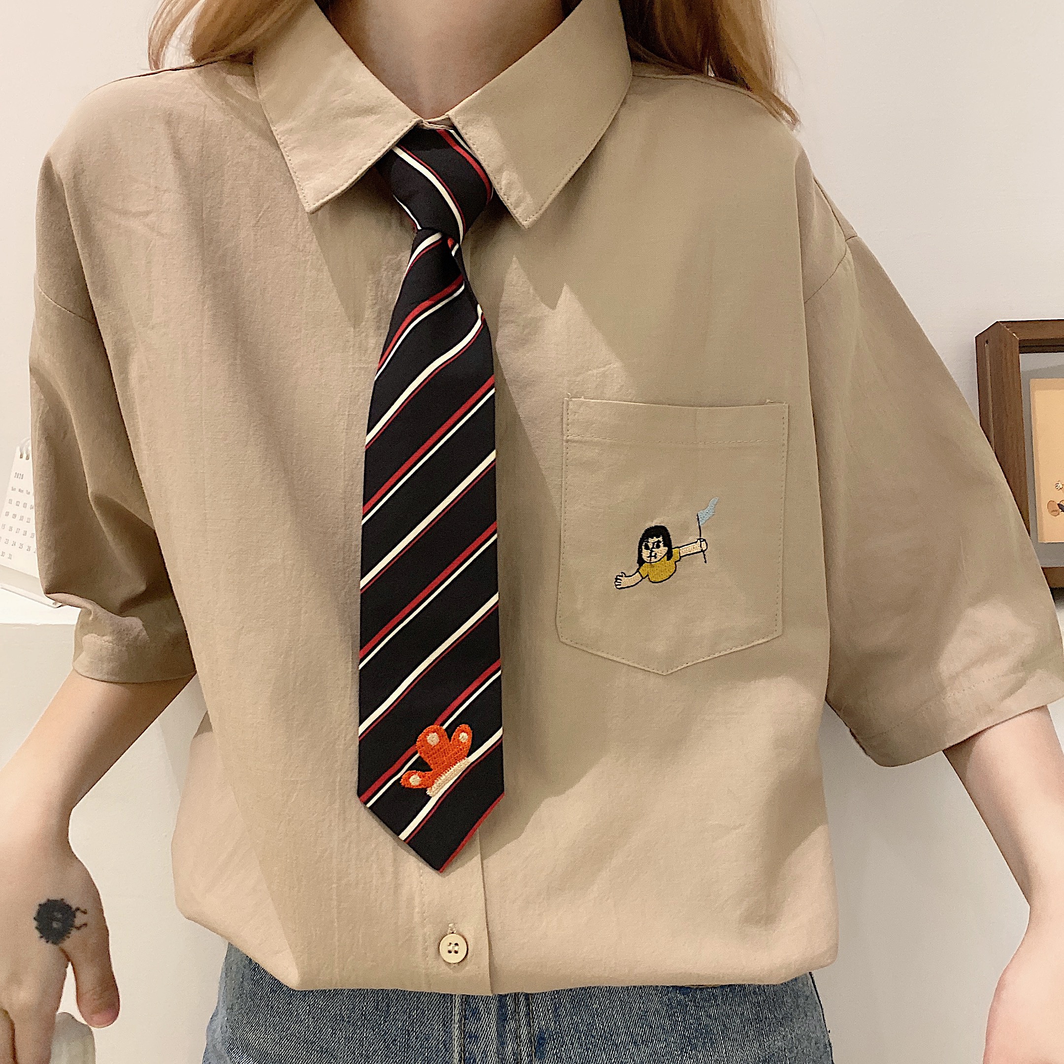 Actual photo ~ 2020 new Korean Lapel cartoon embroidery foreign style short sleeve shirt without tie