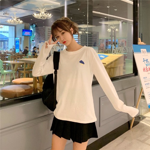 Real shot spring new Korean Academy wind loose weather pattern embroidery long sleeve bottomed T-shirt fashion