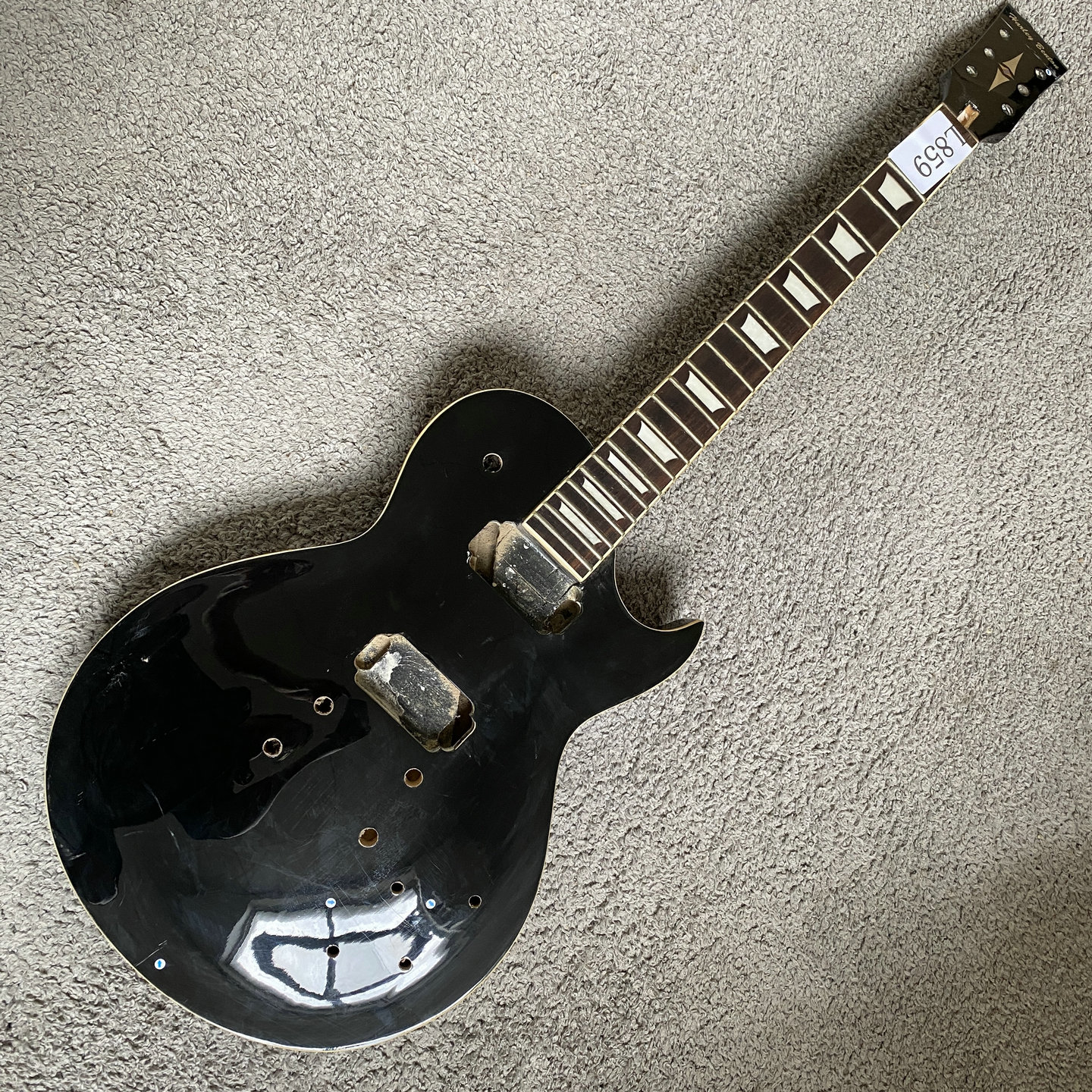 LP电吉他半成品22品玫瑰木黑色Harley Benton正品DIY组装套件瑕疵