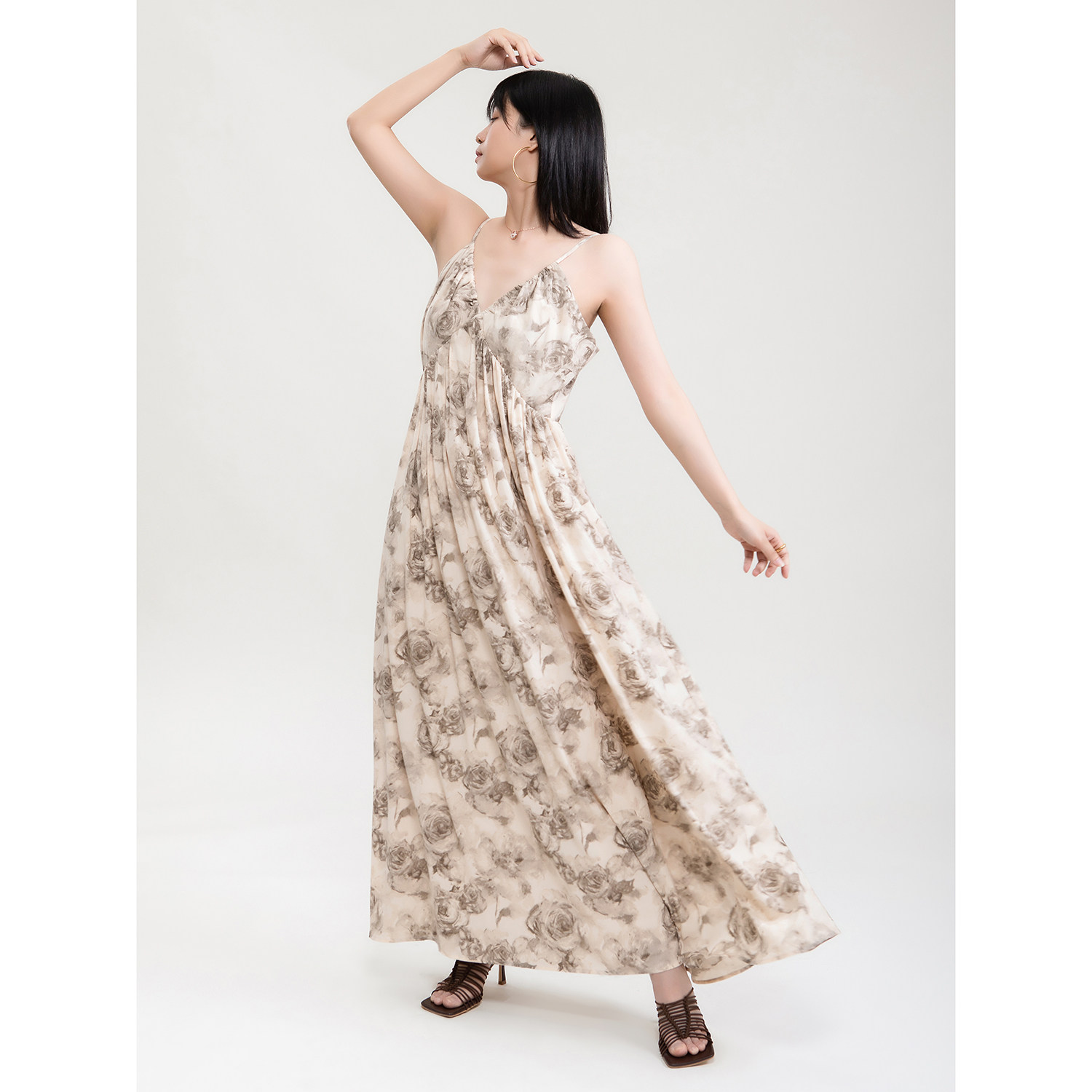 belin 度假风玫瑰花吊带连衣裙女夏v领露背无袖大摆中长款碎花裙
