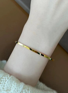 钛钢高保色简约高级感手镯