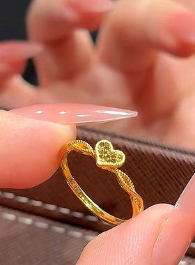 钛钢高保色精致时尚爱心戒指