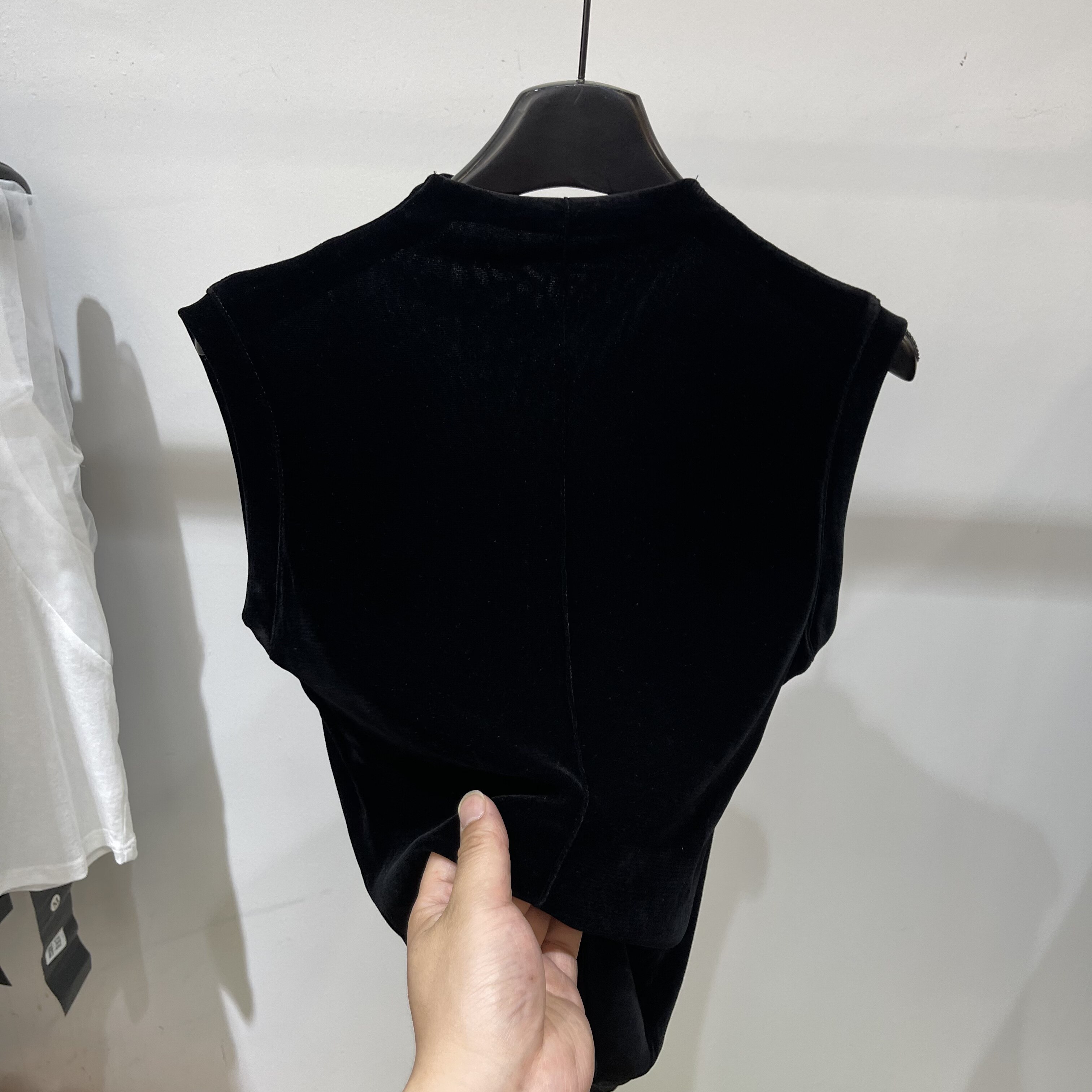 时髦半高领无袖拼接丝绒T女修身
