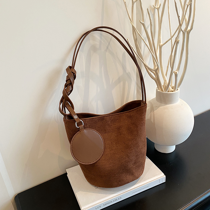 手提水桶包简约日常大容量包包