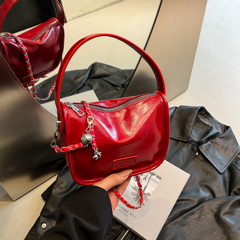 简约小包包女2025新款早秋女士时尚流行链条斜挎包洋气手提小方包