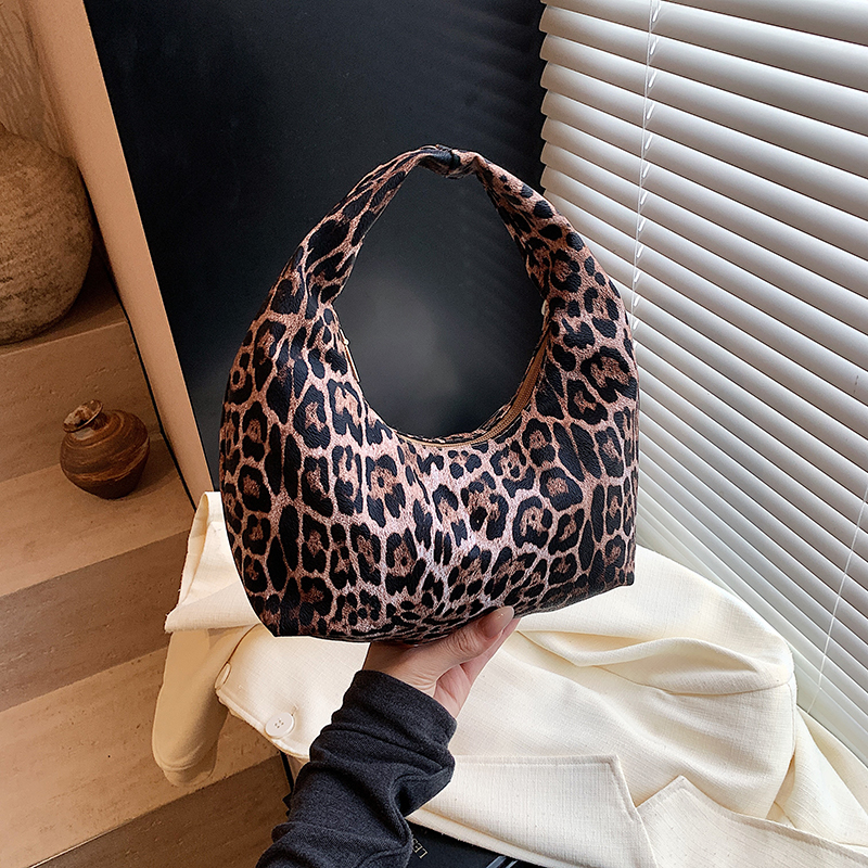 新款撞色包慵懒腋下包