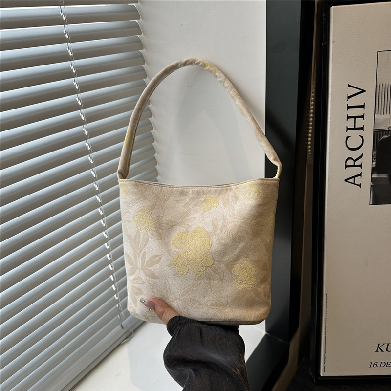 时尚刺绣腋下包单肩通勤水桶包