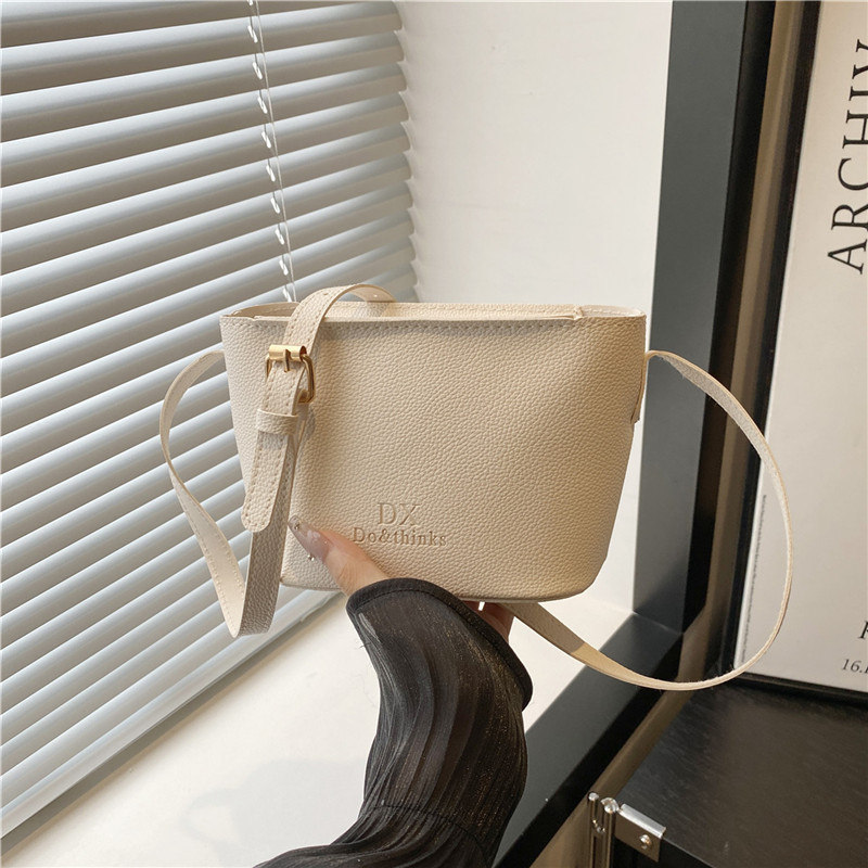 通勤高颜值洋气休闲单肩斜挎包