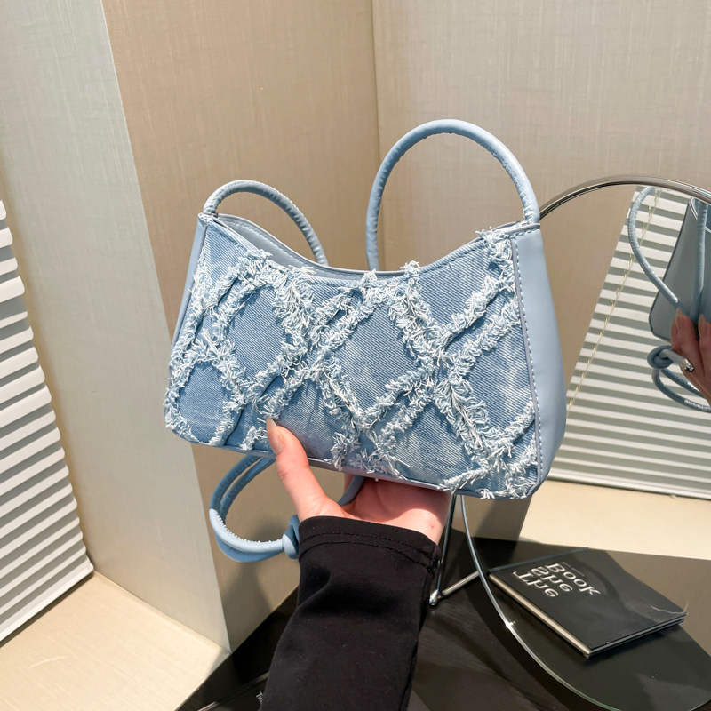 小众网红同款牛仔布包包女2025新款菱格流苏包百搭时尚单肩腋下包,箱包皮具/热销女包/男包,腋下包,淘宝优惠券,粉丝福利购,淘宝优惠卷