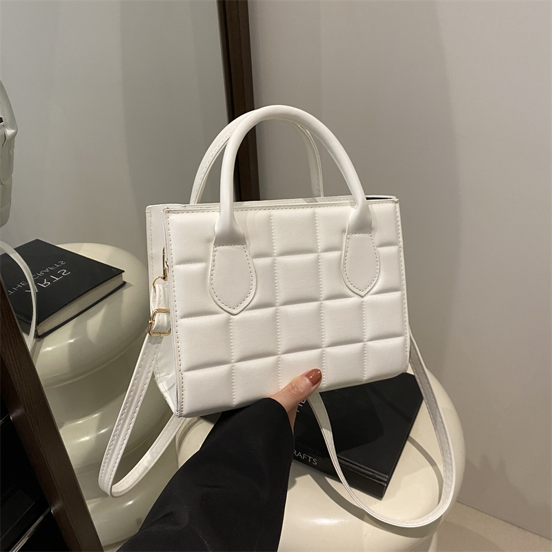 纯色简约质感手提包包女2024新款潮韩版时尚单肩斜挎包气质小方包