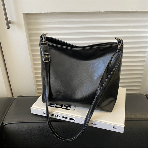 简约休闲水桶包小众时尚单肩包