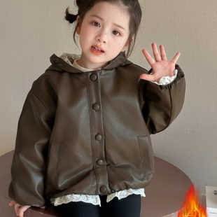 女童外套2025新款洋气时髦加绒加厚冬款粉色皮衣外套夹克条纹连帽