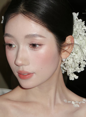新娘头饰甜美复古米白色绣球永生花高级感气质百搭发饰结婚礼服配