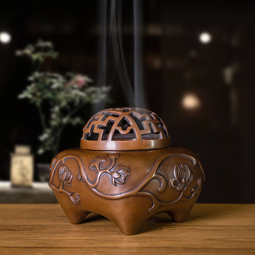紫铜摆件莲花四足万字盖香熏炉