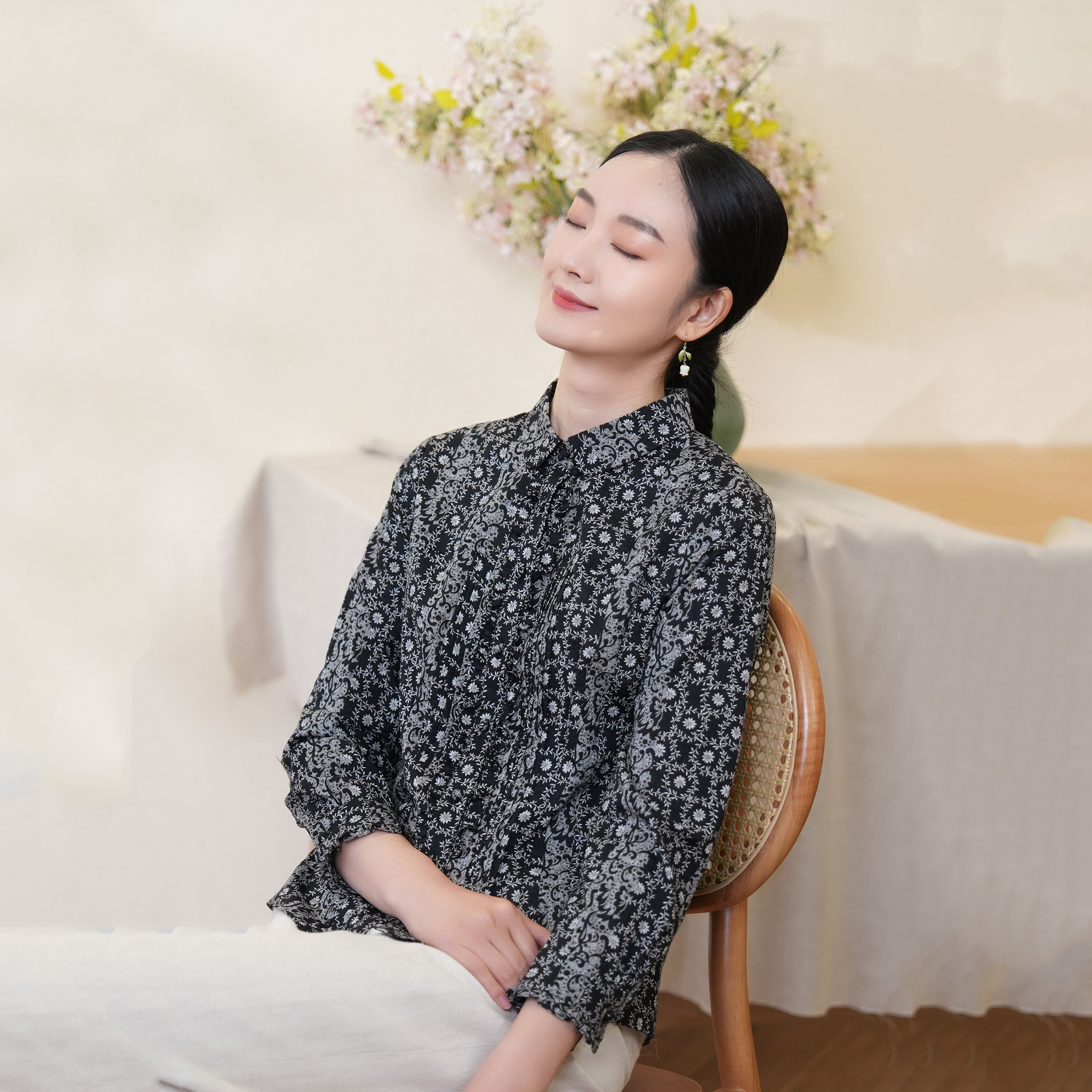 布符原创春新款幽谷繁花褶裥上衣圆角翻领简约内搭可外穿女