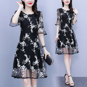 RM19770#大码女装2022年夏季新款韩版时尚气质显瘦刺绣网纱连衣裙
