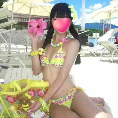 三点式少女风海岛挎脖系带泳衣女