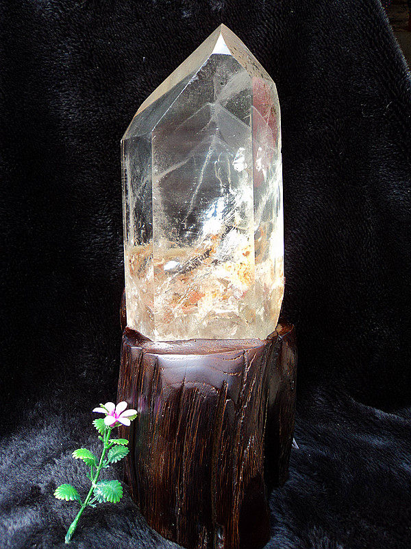 中国水晶矿石天然幽灵千层山金字塔水晶柱270&times;90&times;70mm